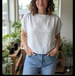 Cynthia Rowley Bee Print Button Back Boxy Linen Top.